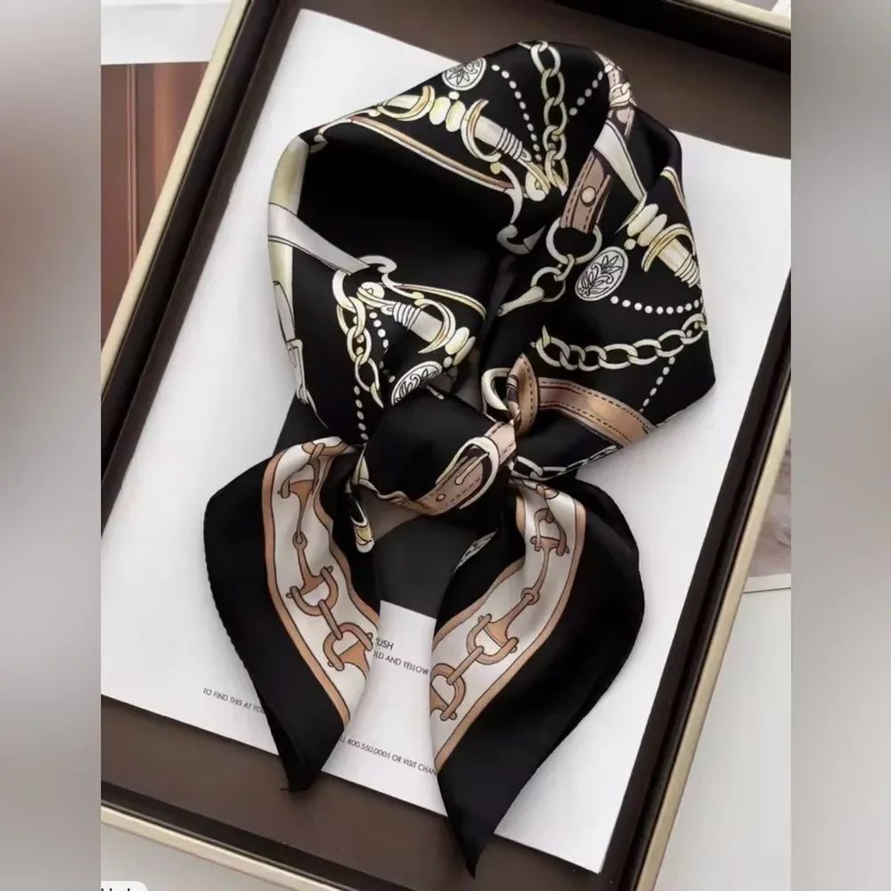 NEW! Equestrian Horse-Print Elegant Black Chain Print Silky Scarf Twilly